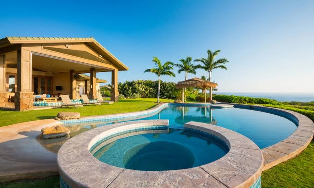 Luxury Swimming Pool Construction for Elegant Outdoor Living